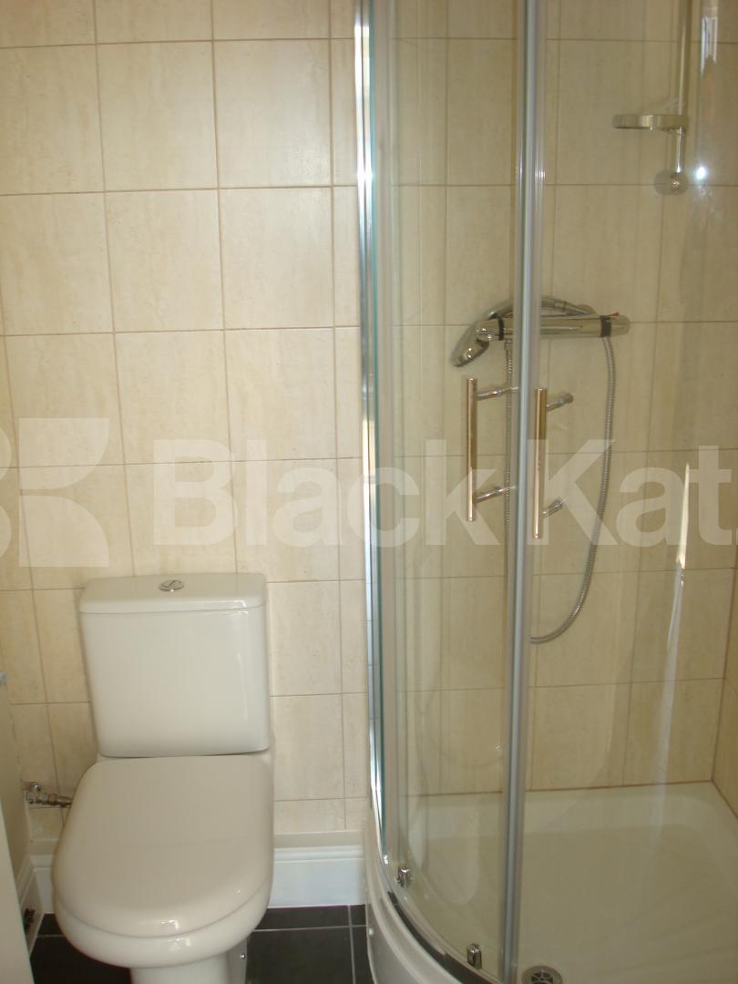 			NEW INSTRUCTION !, 1 Bedroom, 1 bath, 1 reception Flat			 Leverton Street, KENTISH TOWN